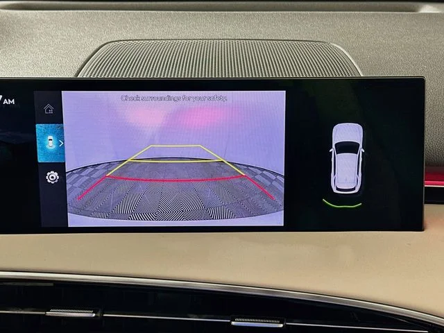 New 2027 White Genesis 2.5T Select image 18