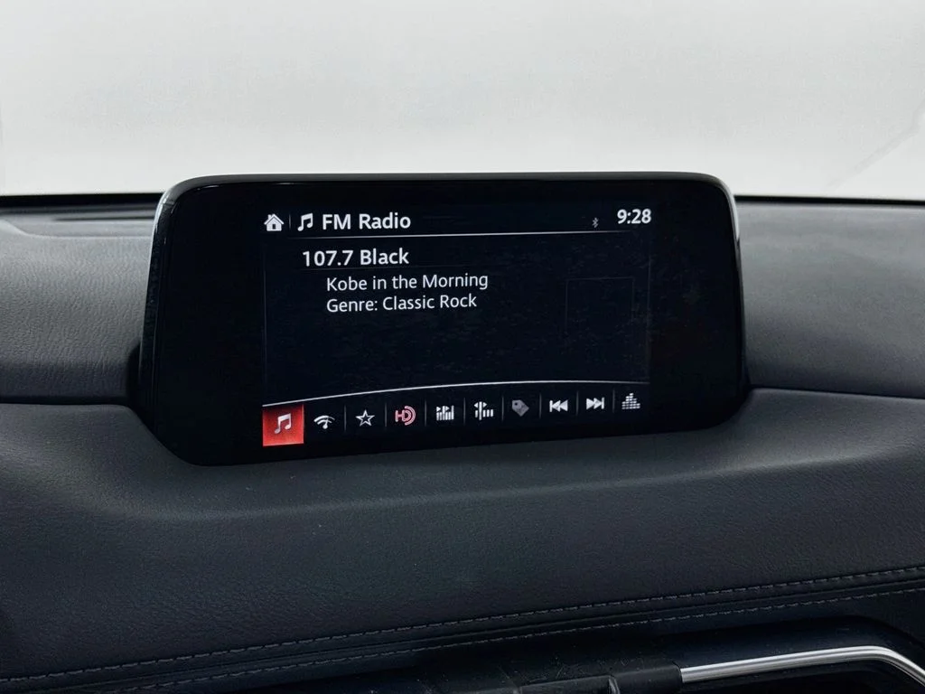 Used 2018 Snowflake White Pearl Mica Mazda Touring image 19