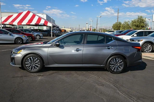Used 2024 Gray Nissan 2.5 SV image 2
