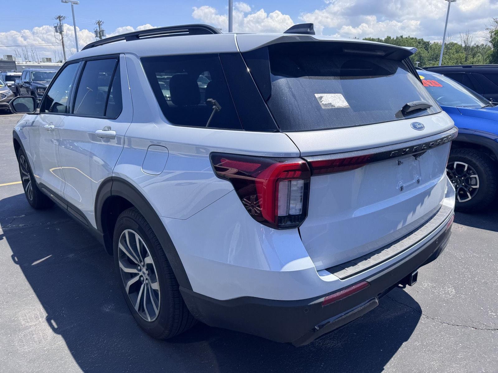 Used 2026 Wh Ford ST-Line image 8