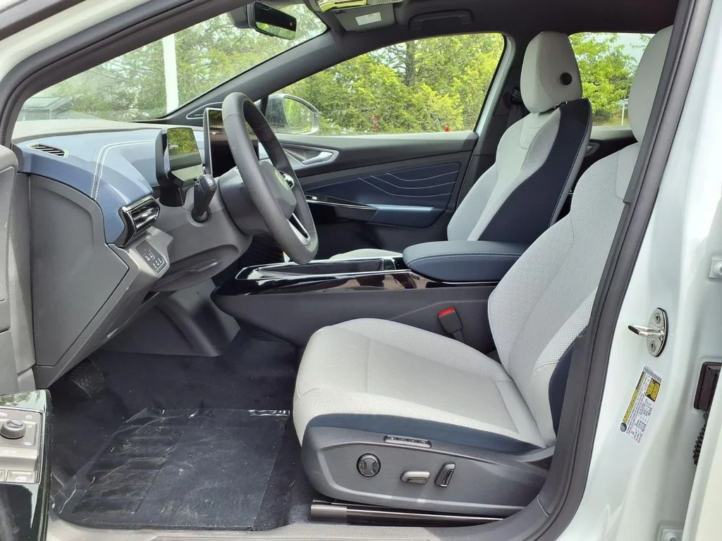 New 2026 Opal White with Black Roof Volkswagen Pro S Plus image 11