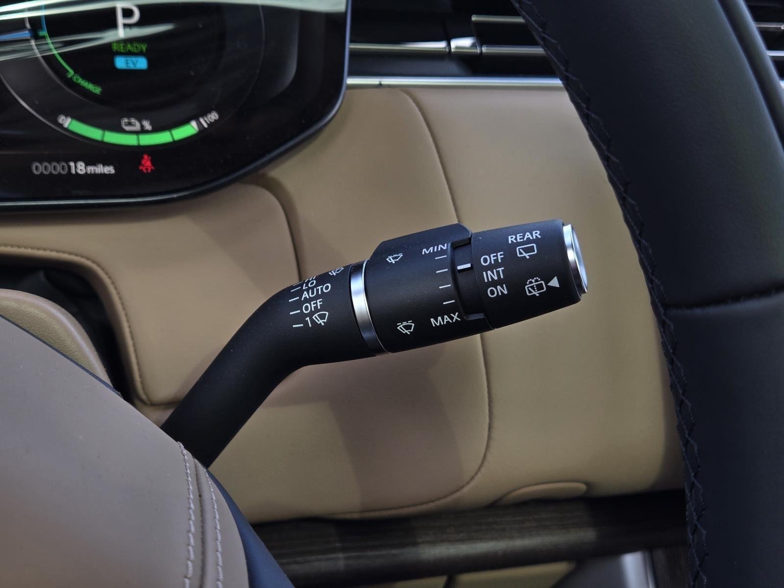 New 2026 Batumi Gold LAND ROVER SE PHEV image 20
