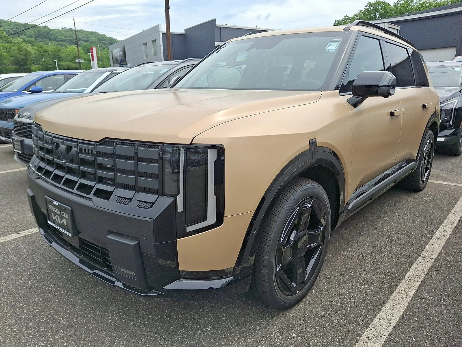 New 2027 Terrain Brown Matte Kia X-Line SX image 3
