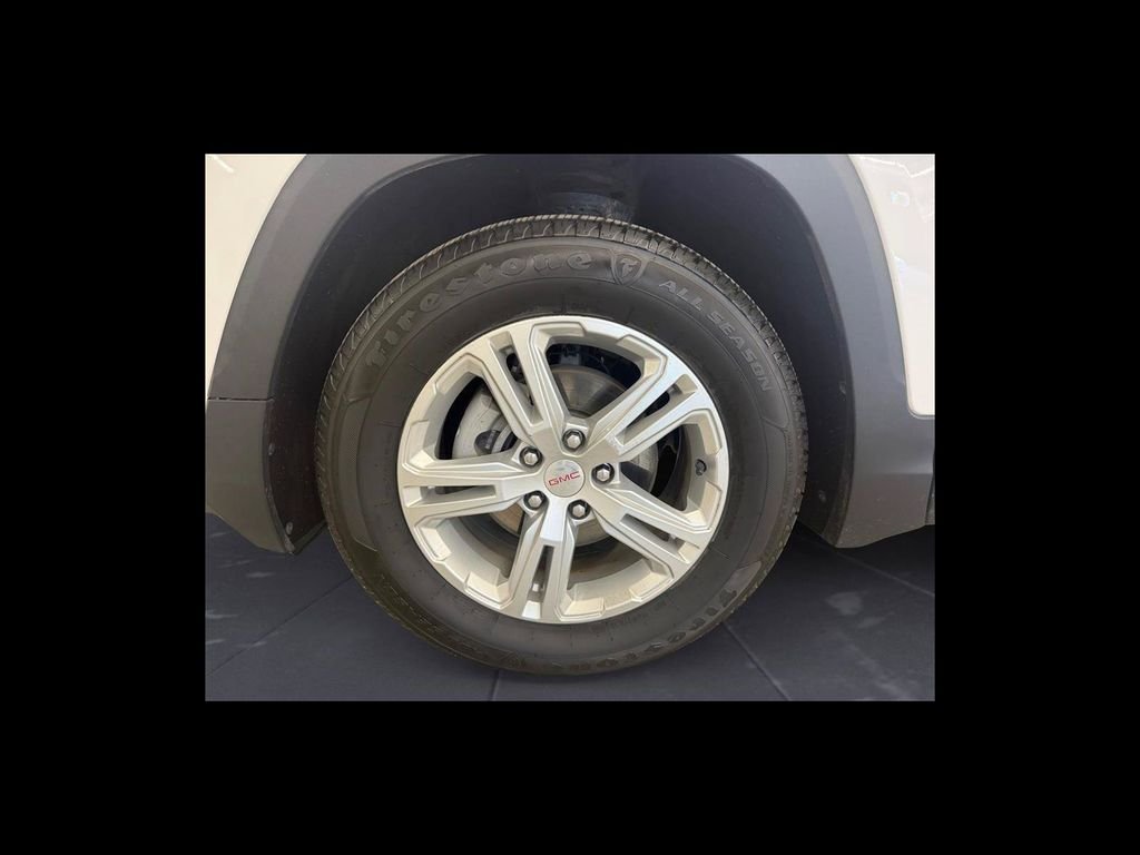 Used 2022 White GMC SLE image 10