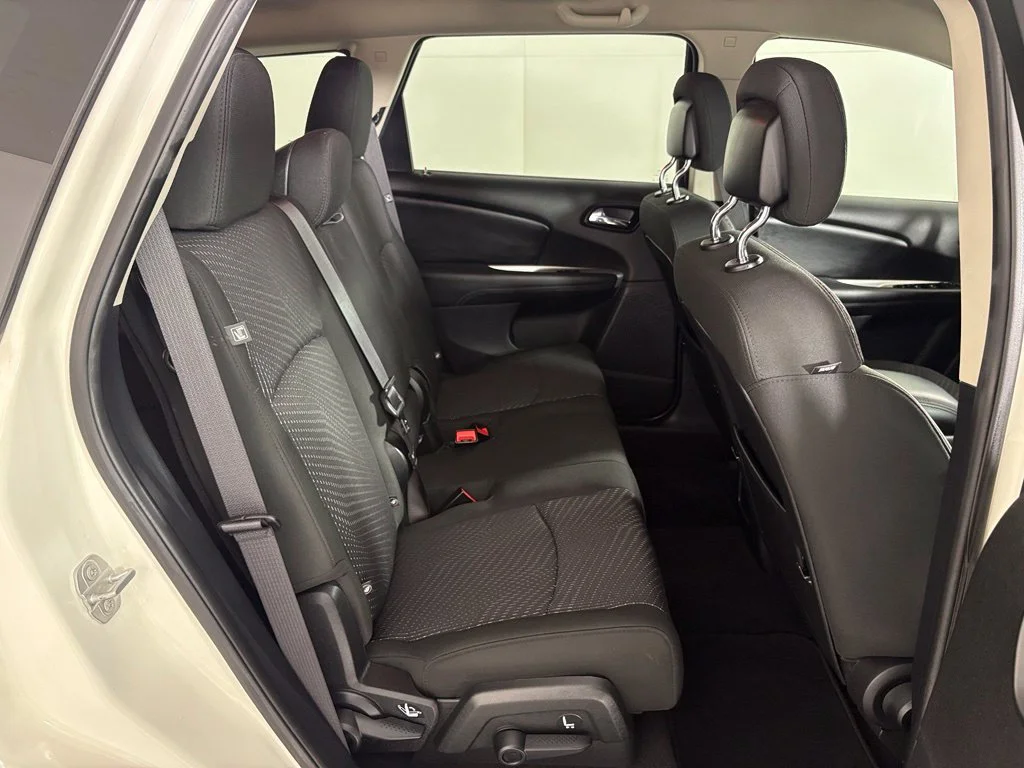 Used 2020 White Dodge SE image 35