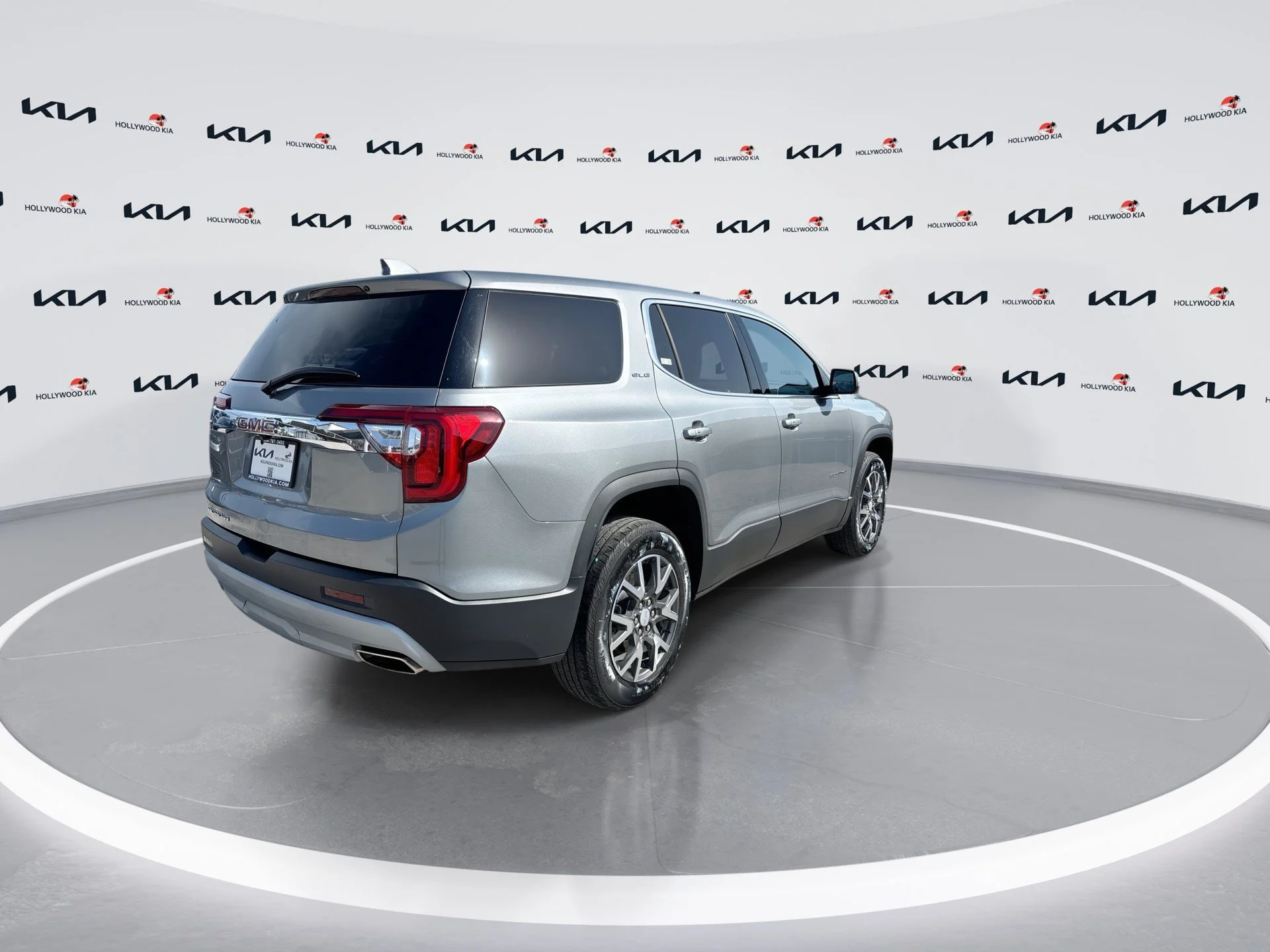 Used 2023 Sterling Metallic GMC SLE image 8