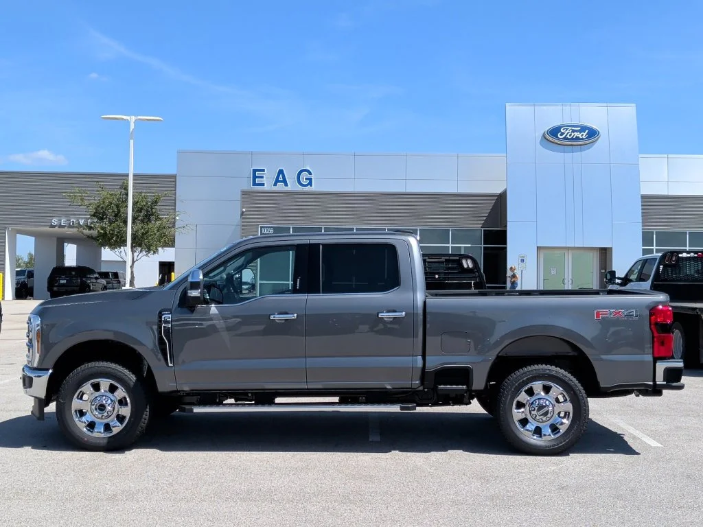 New 2027 Carbonized Gray Metallic Ford F-250® Lariat® image 4