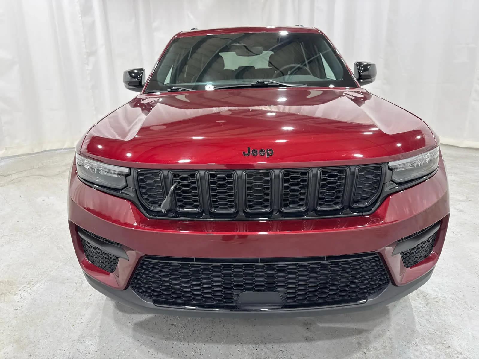 Used 2023 Red Jeep Altitude 4x4 image 8