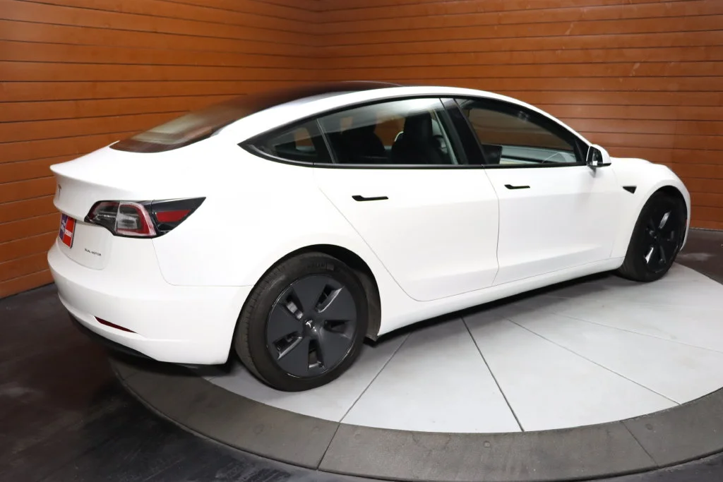 Used 2022 Pearl White Multi-Coat Tesla Long Range image 21
