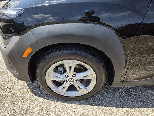 Used 2022 Ultra Black Hyundai SEL image 10