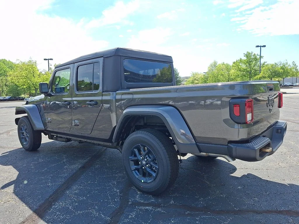 New 2026 Granite Crystal Metallic Clearcoat Jeep 85th Anniversary Edition image 3