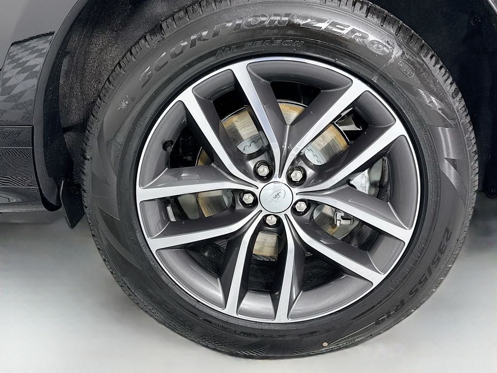 New 2025 Santorini Black Land Rover Dynamic image 29