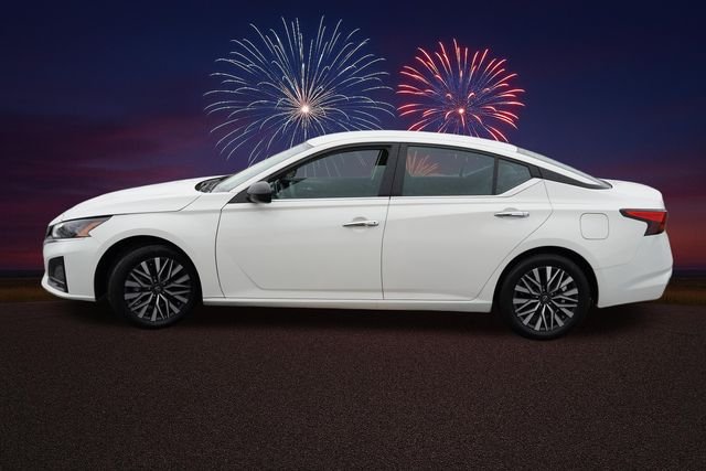 2025 Nissan Altima SV - Photo 9