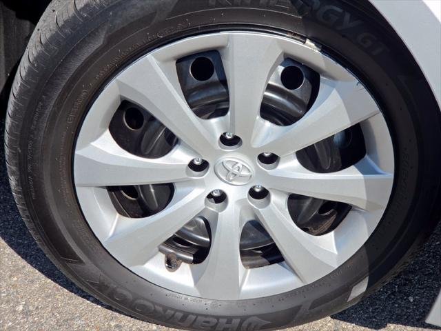 2025 Toyota Corolla LE - Photo 16
