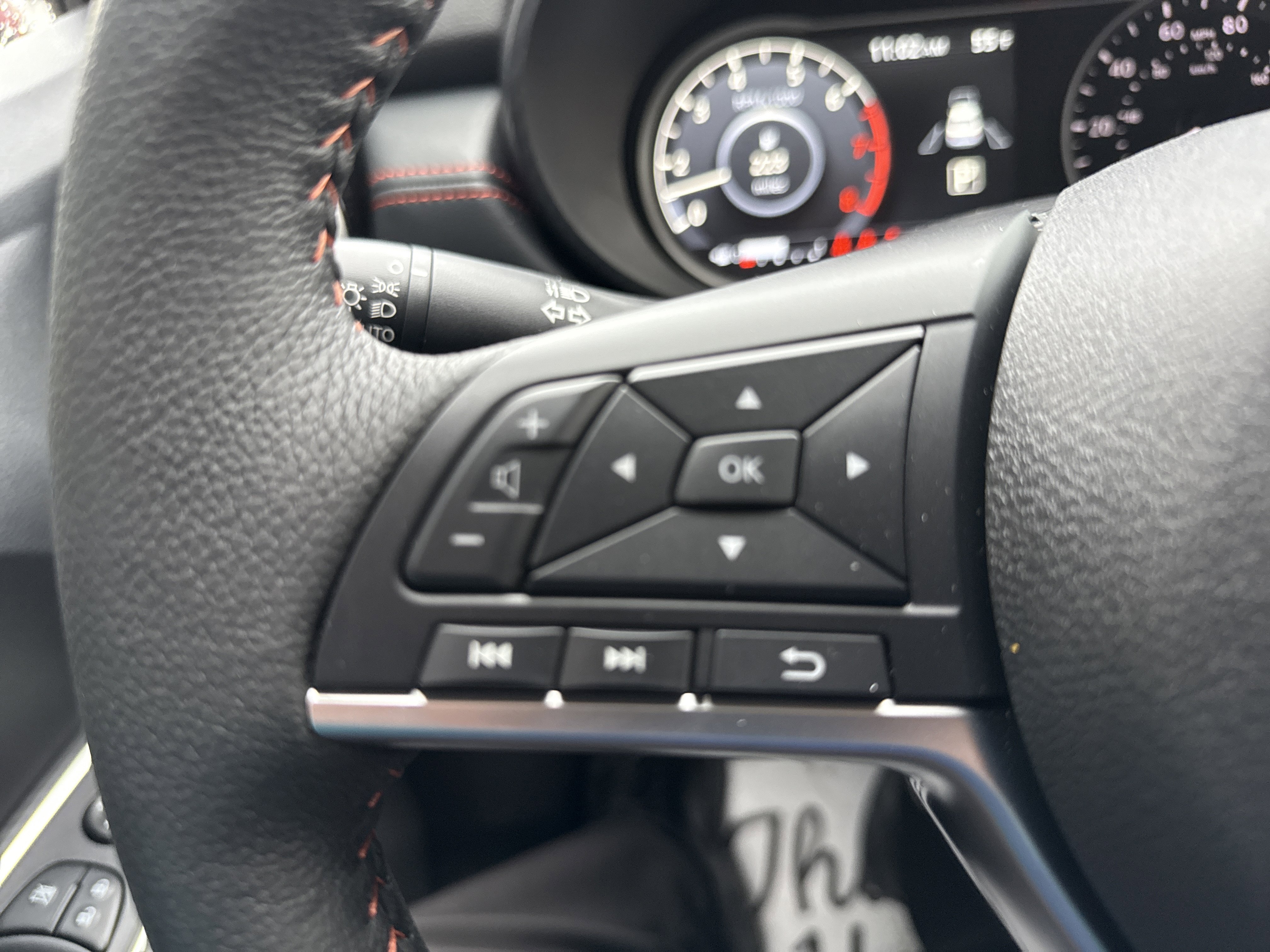 2025 Nissan Versa Sedan SR - Photo 21
