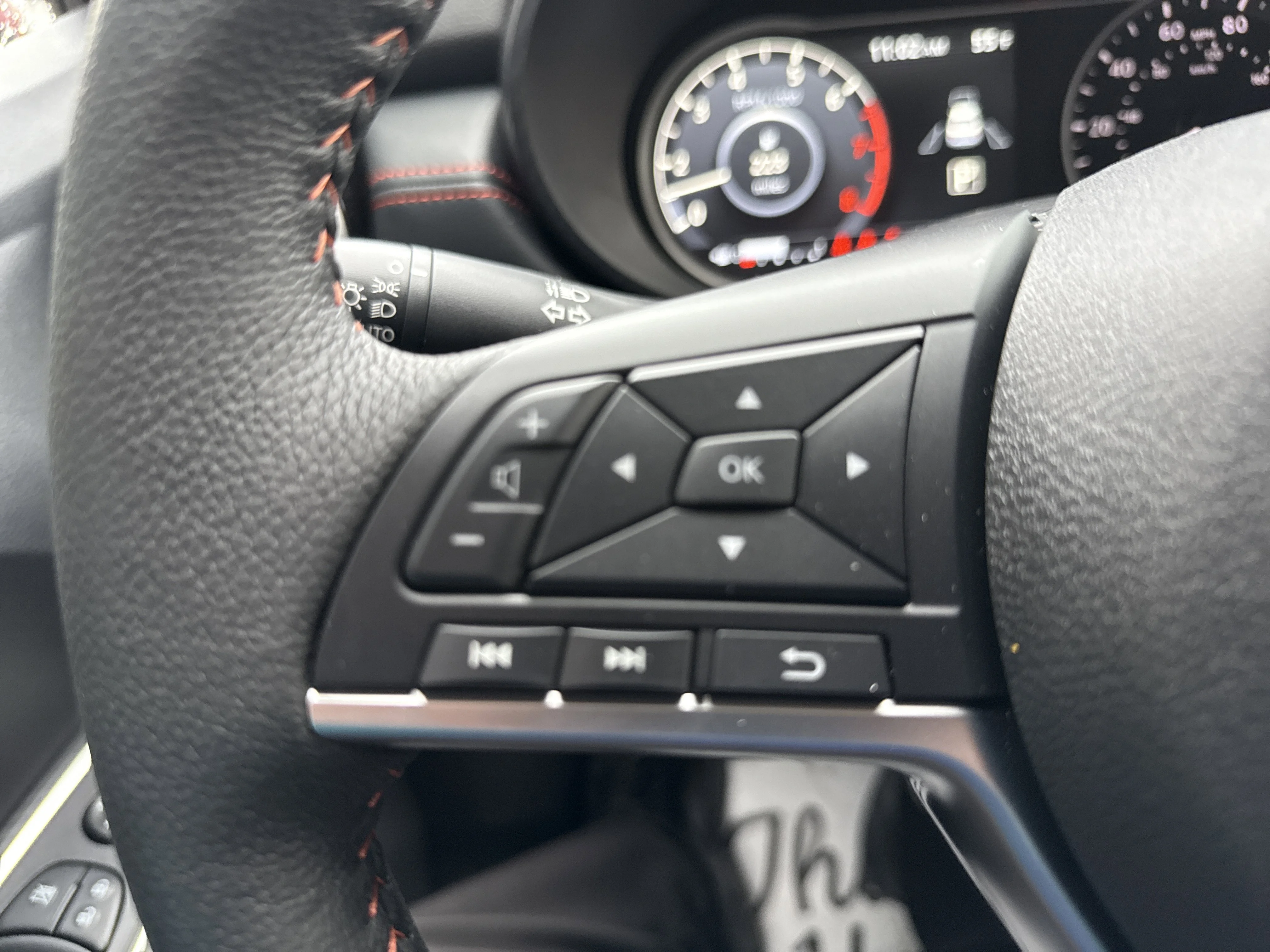 2025 Nissan Versa Sedan SR - Photo 21