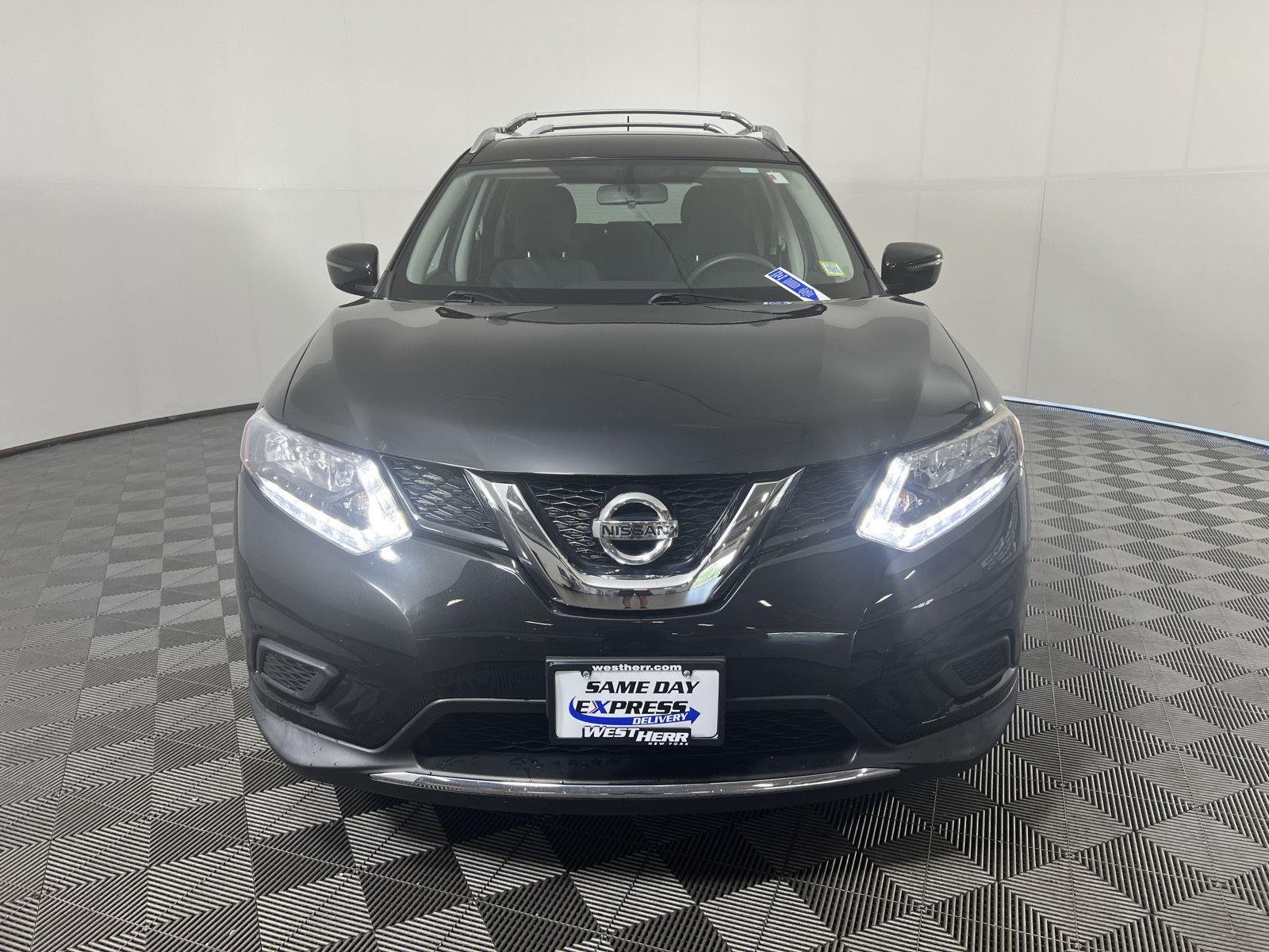 Used 2016 Magnetic Black Nissan SV image 24