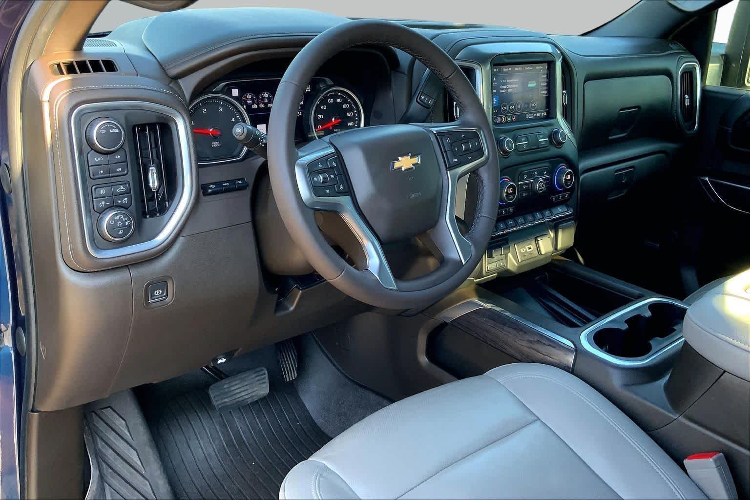 Used 2022 Northsky Blue Metallic Chevrolet LTZ image 18
