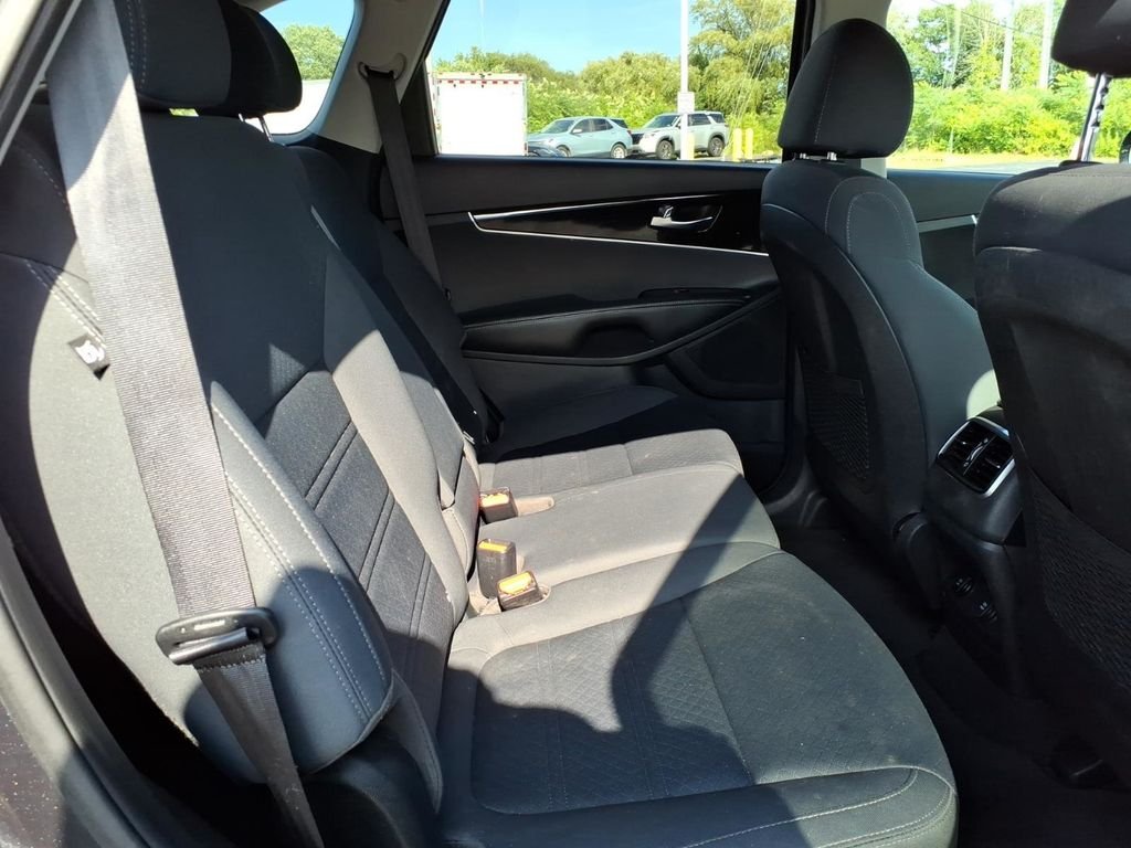 Used 2020 Gravity Grey Kia LX w/convenience pkg & 3rd row seat image 30