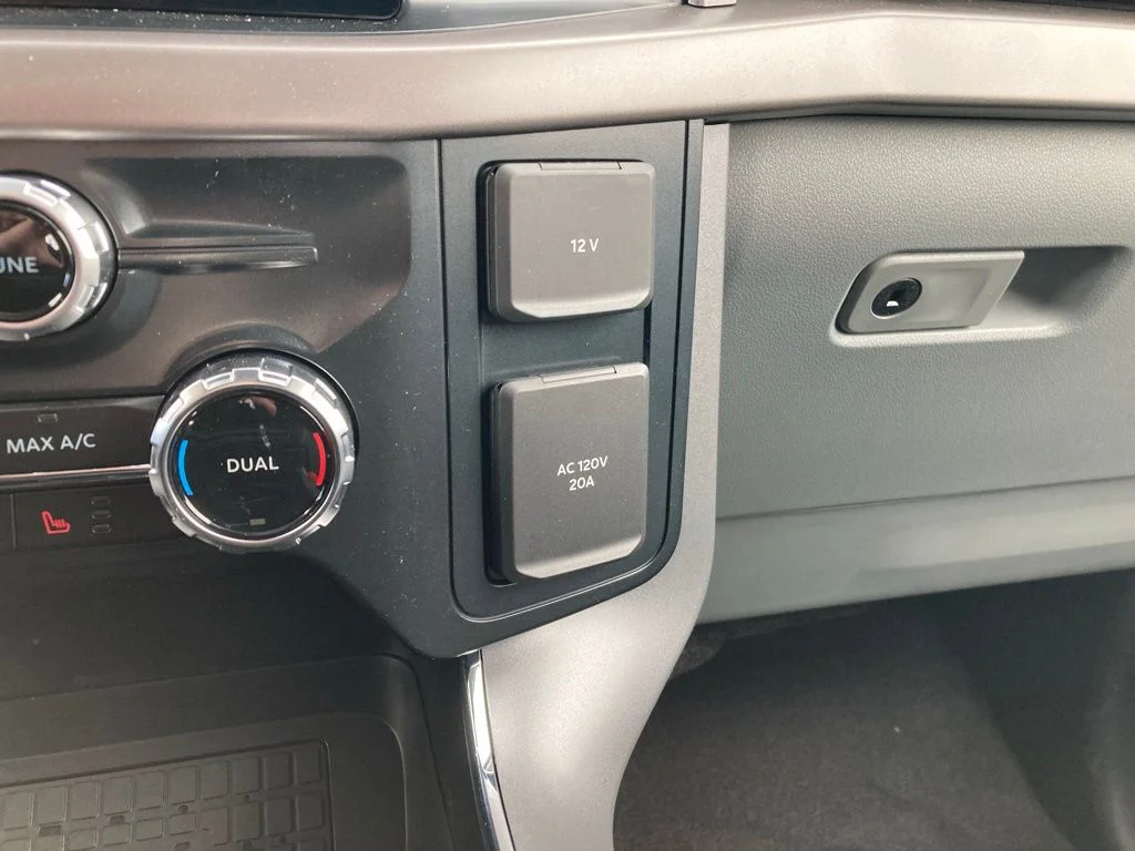Used 2025 Black Ford XLT image 52