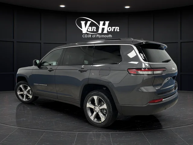 New 2026 Baltic Gray Metallic Clear-Coat Exterior Paint Jeep Limited image 3