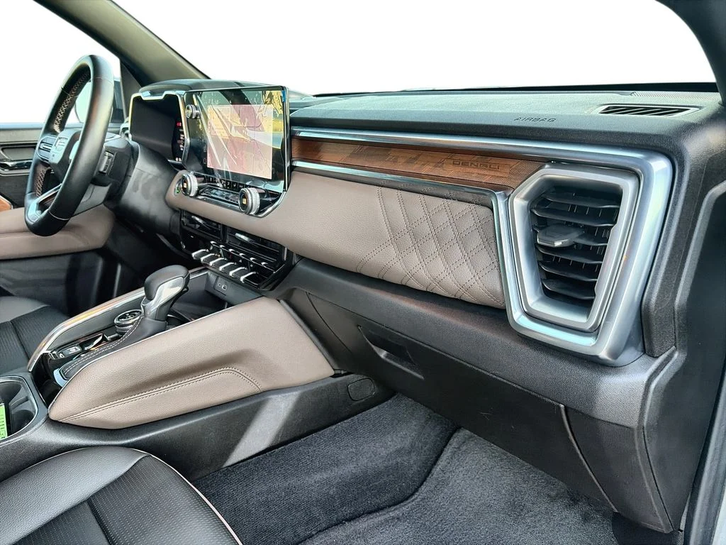 Used 2025 Silver GMC Denali image 30