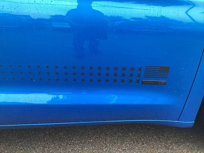 New 2027 Hydro Blue Pearl-Coat Exterior Paint Chrysler Select image 11