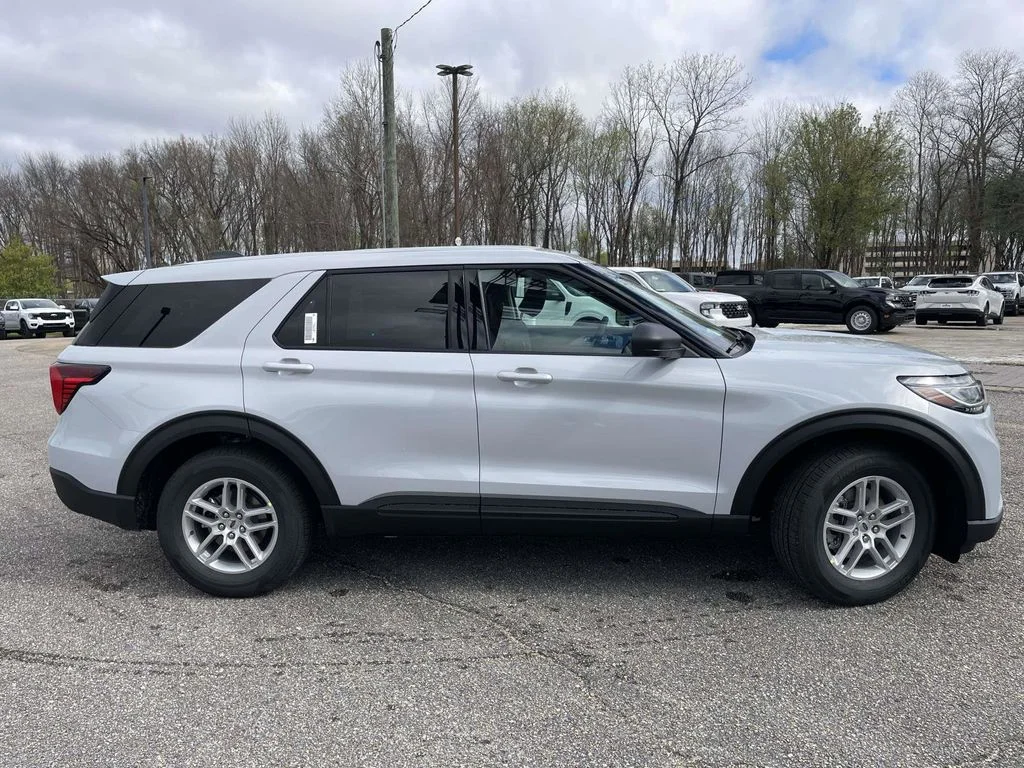 New 2026 Space White Metallic Ford Active 100A image 2