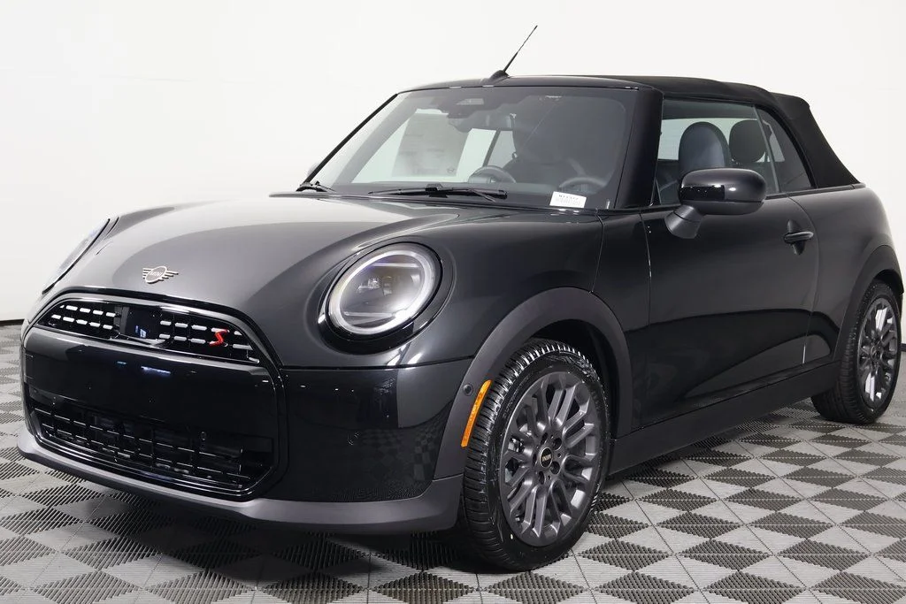 2026 MINI Convertible Cooper S Signature's photo