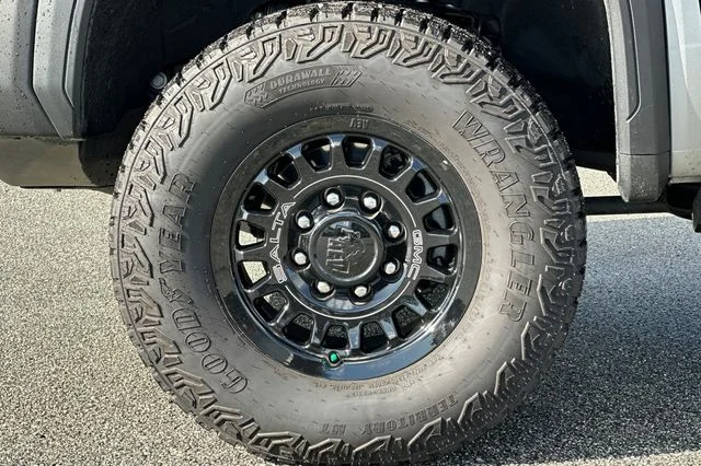 Used 2025 Silver GMC AT4X image 35