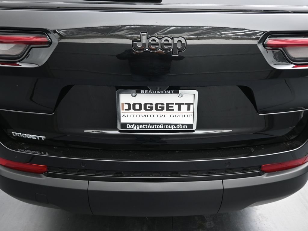 New 2025 Diamond Black Crystal Pearl-Coat Exterior Paint Jeep Altitude X image 16