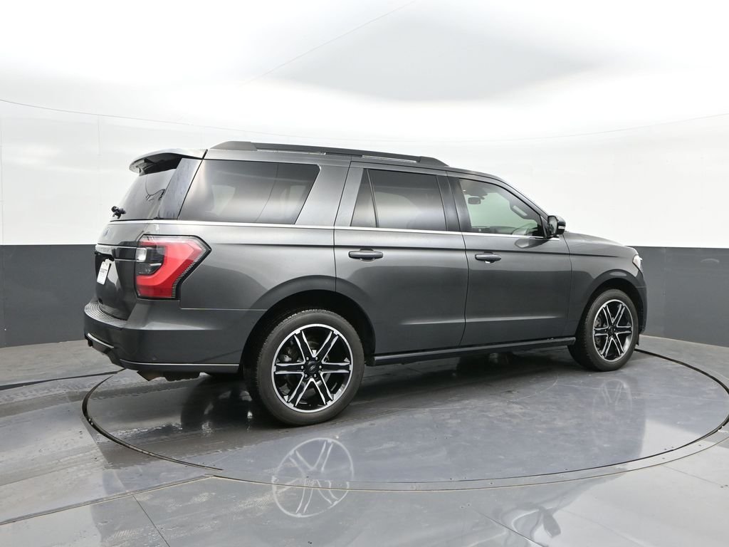 Used 2019 Gray Ford Limited image 15