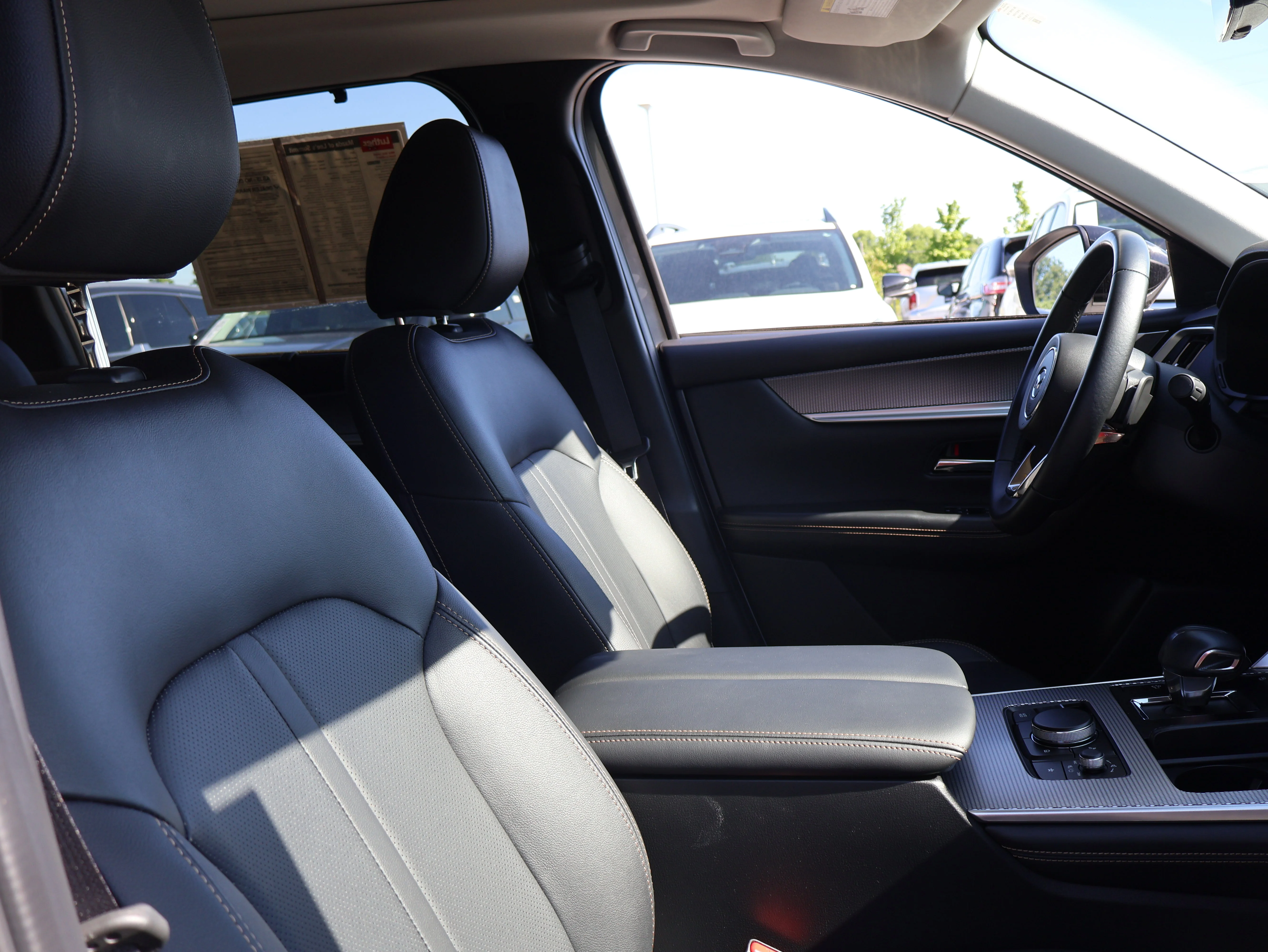 2025 Mazda CX-70 Premium Package - Photo 8