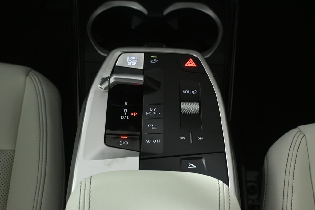New 2026 Jet Black BMW xDrive28i image 24
