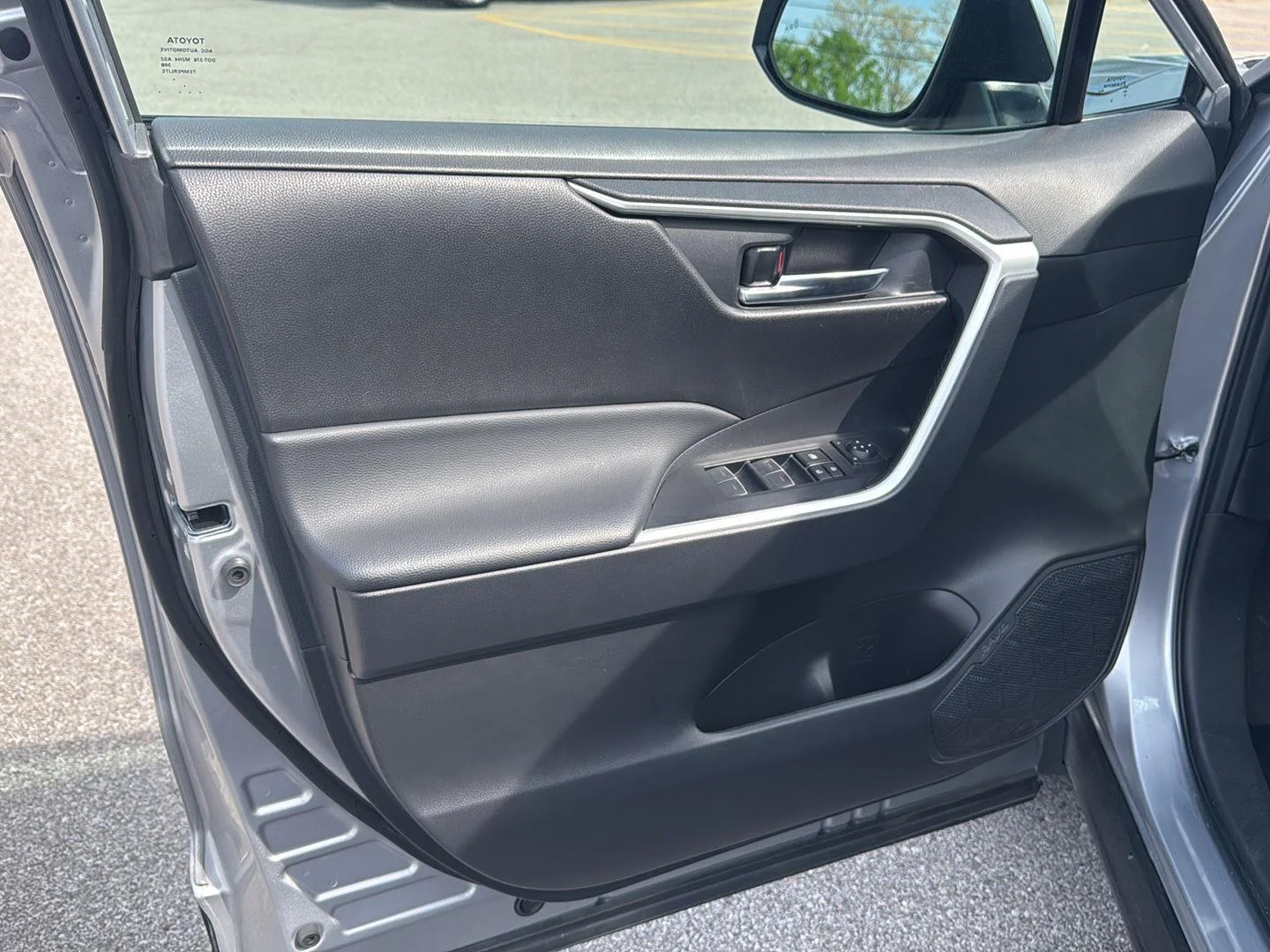 Used 2024 Silver Sky Metallic Toyota XLE image 20