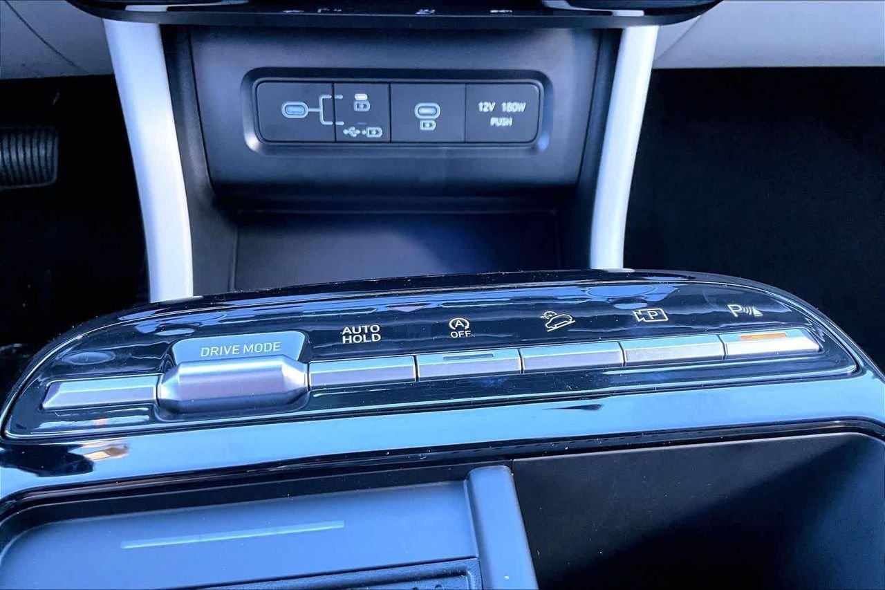 New 2026 Phantom Black Hyundai Limited image 19