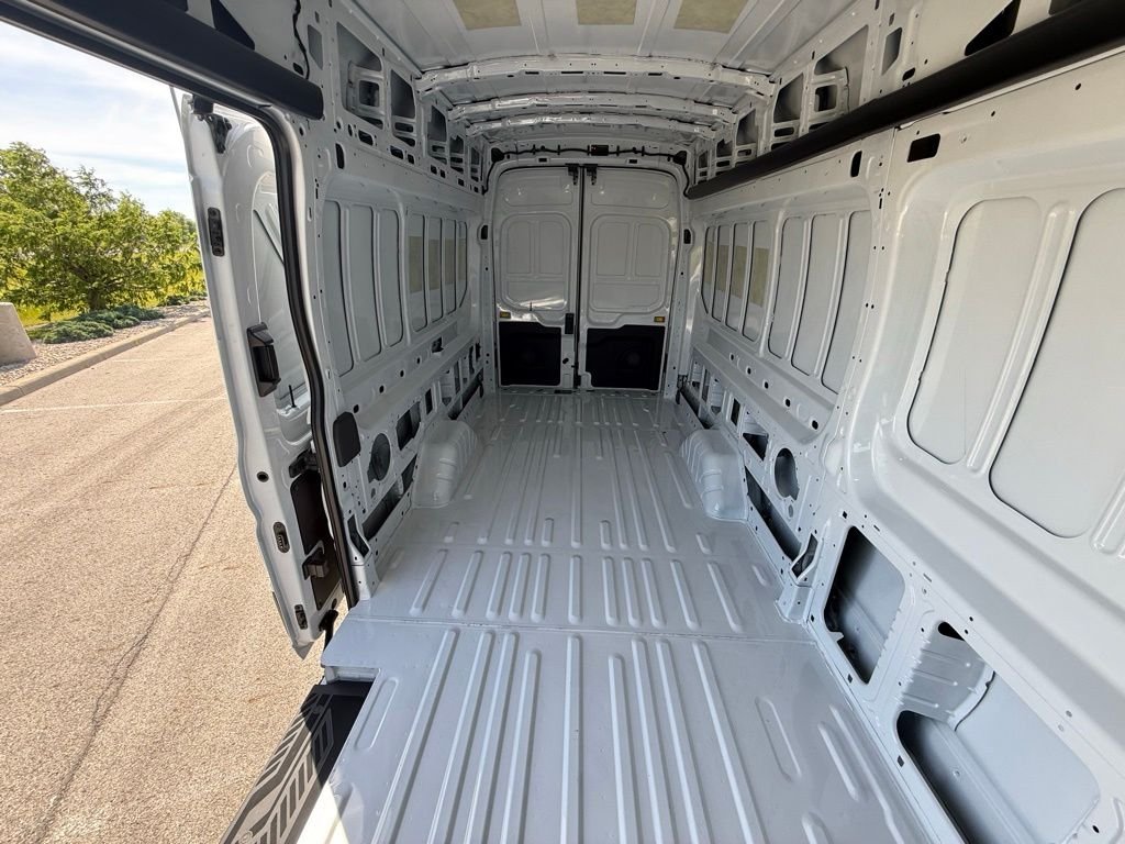 New 2026 Oxford White Ford Cargo Van image 48