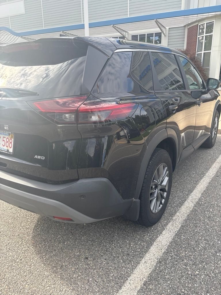 Used 2023 Black Nissan S image 5