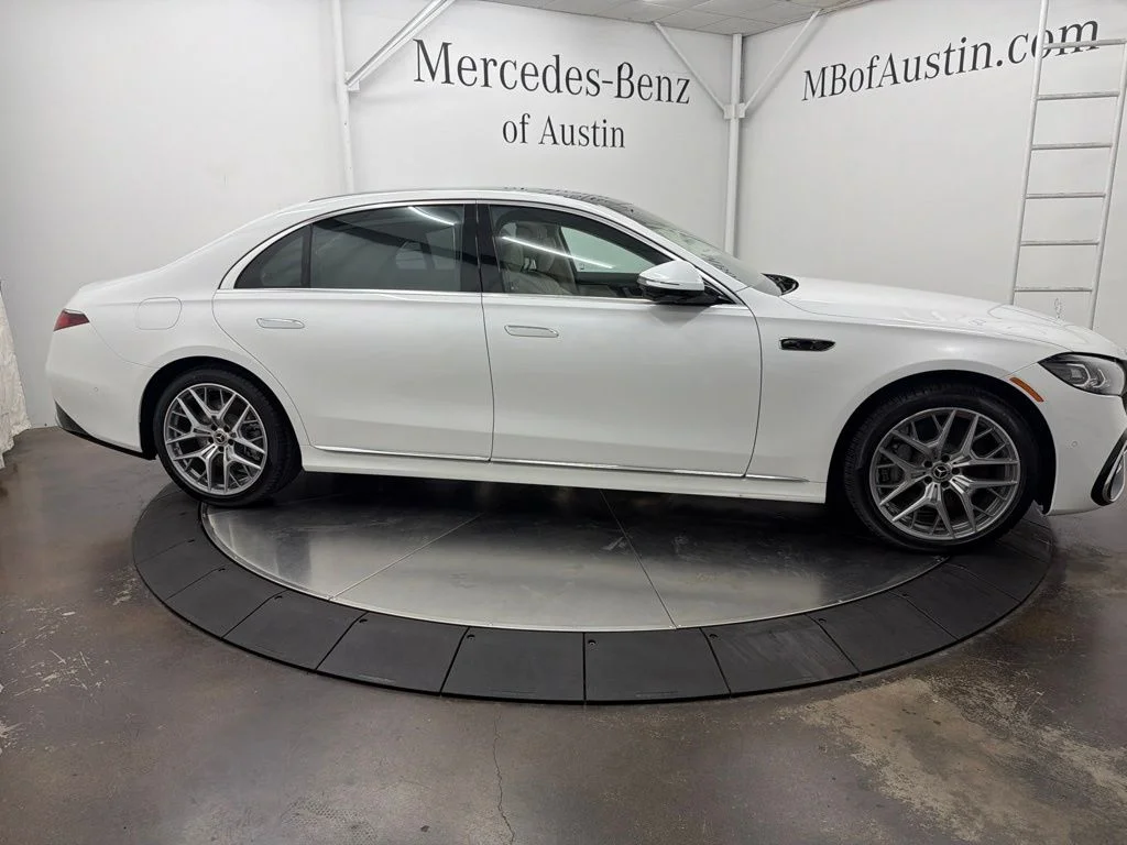 New 2027 White Mercedes-Benz S 580 image 8