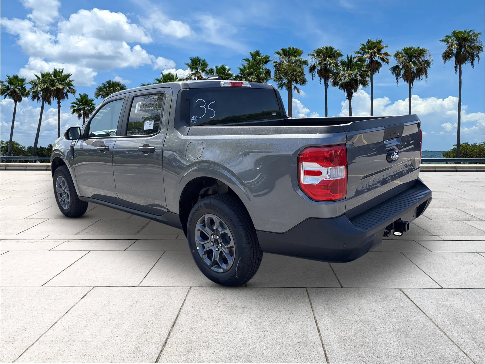 New 2026 Carbonized Gray Metallic Ford XLT image 5