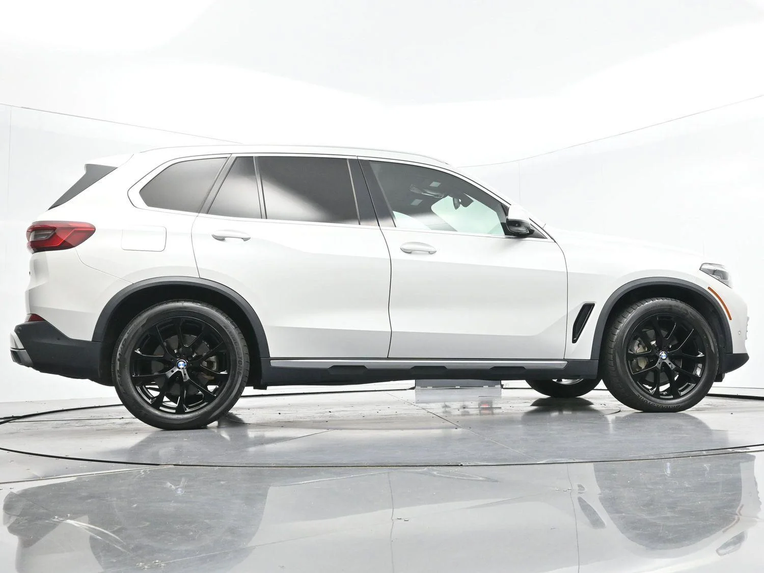 Used 2019 Mineral White Metallic BMW xDrive40i image 50