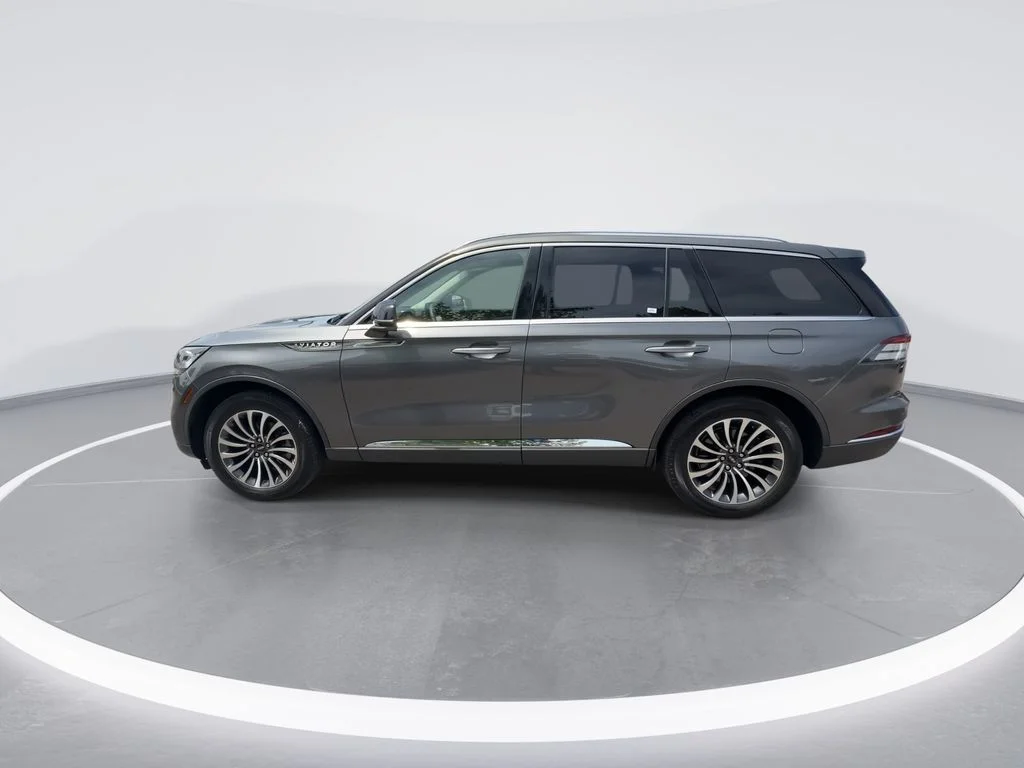 Used 2023 Gray Lincoln Standard image 5