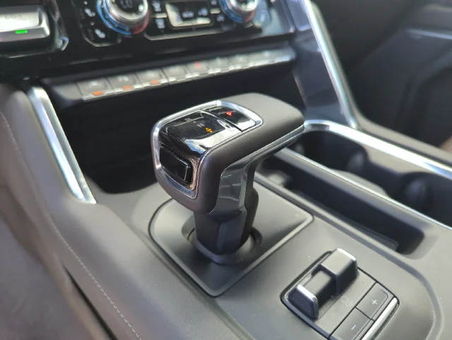 Used 2023 White GMC Denali image 39