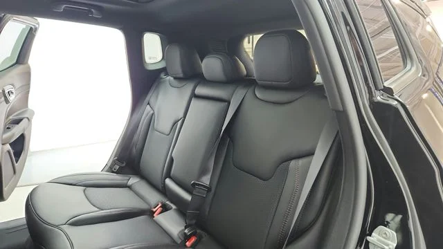 New 2026 Diamond Black Crystal Pearl-Coat Exterior Paint Jeep Trailhawk image 19