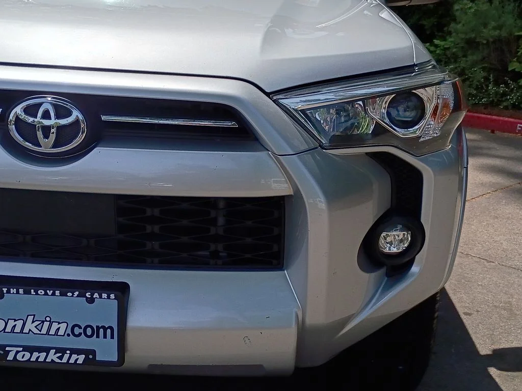 Used 2021 Classic Silver Metallic Toyota SR5 image 9