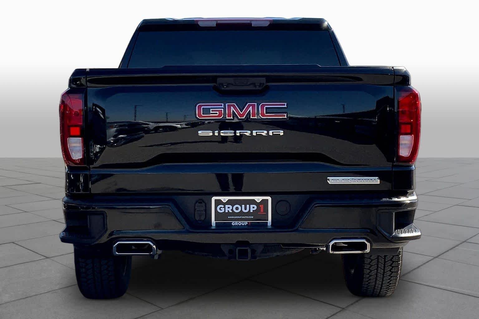 Used 2024 Onyx Black GMC Elevation image 5