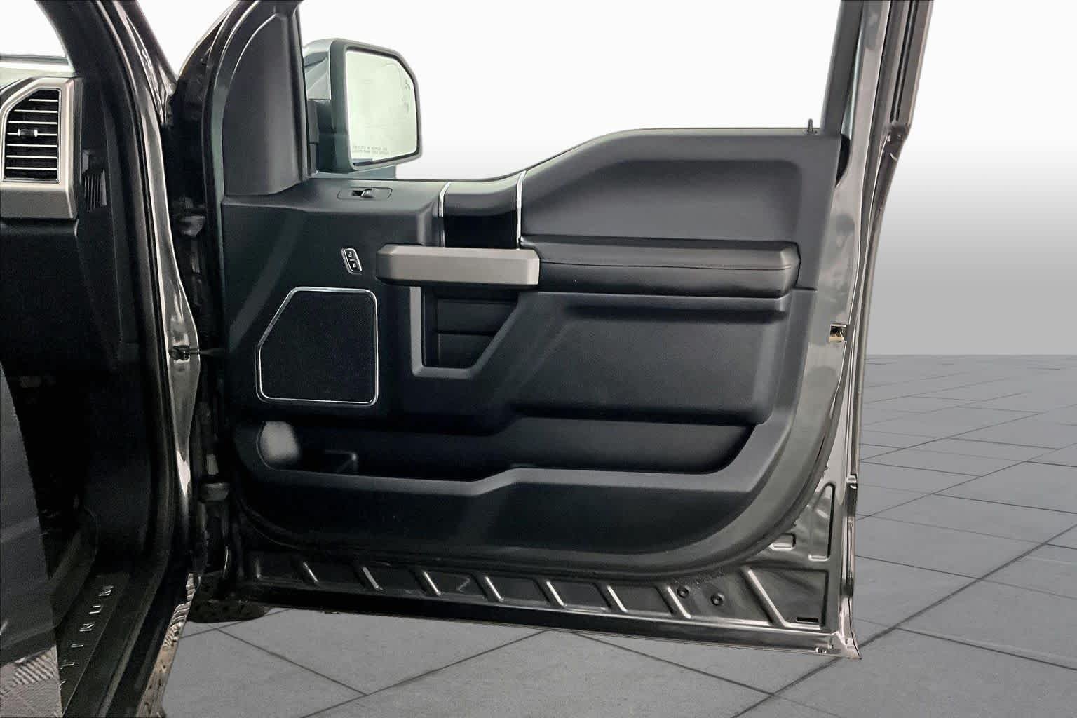 Used 2020 Magnetic Metallic Ford Platinum image 40