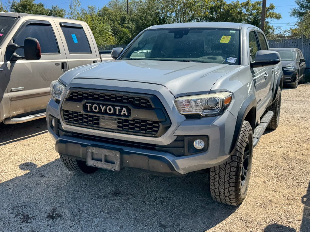 Used 2018  Toyota TRD Off-Road image 6