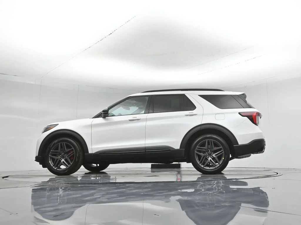 New 2026 Star White Metallic Tri-Coat Ford ST image 52