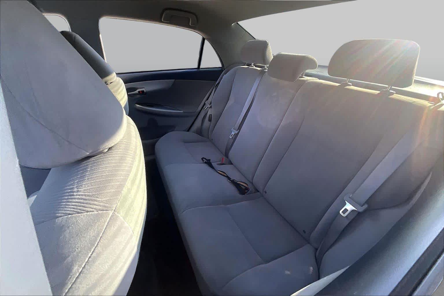 Used 2011 Classic Silver Metallic Toyota LE image 19